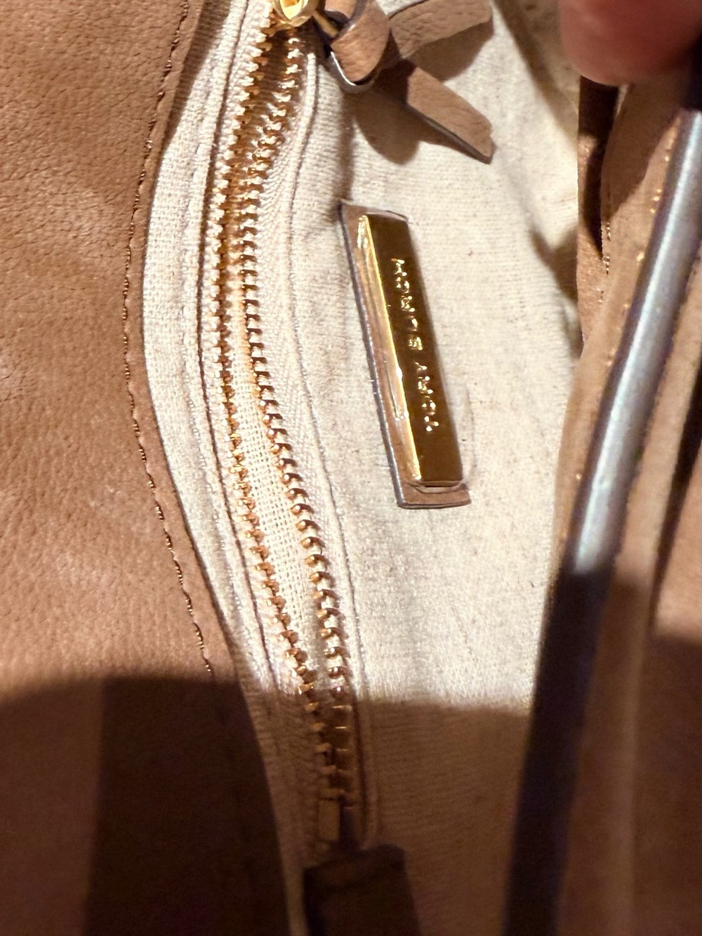Tory Burch River Rock Mini Leather Bag Tan Suede Saddle Crossbody w/ Red Tassel - Picture 5 of 7